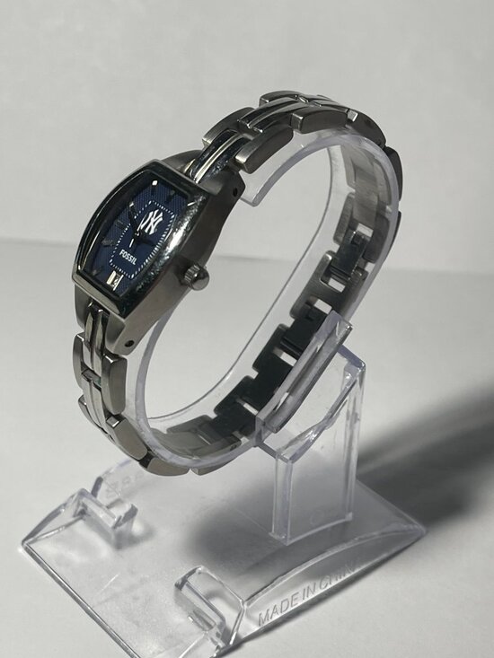 New York Yankees MLB Stainless-Steel Bracelet Watch by Fossil NEW main image 10